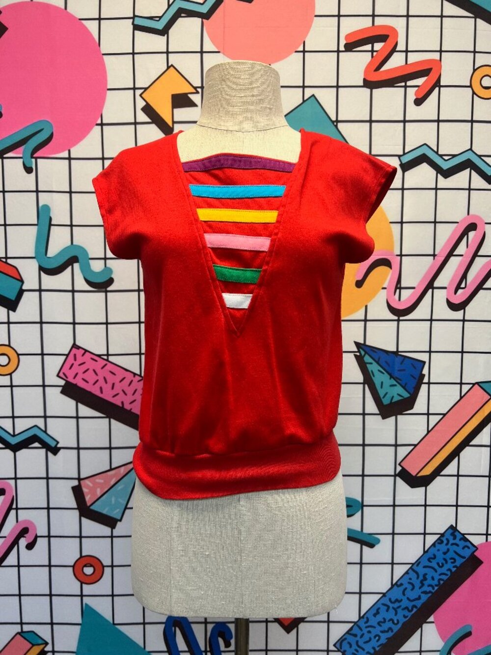 EUC Vintage 80s Red V-Neck Striped T-Shirt Top
